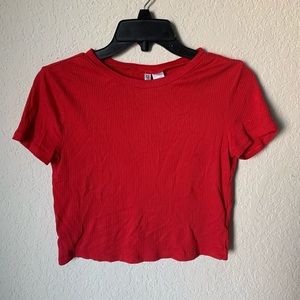 DIVIDED H&M Corp Top M Red
